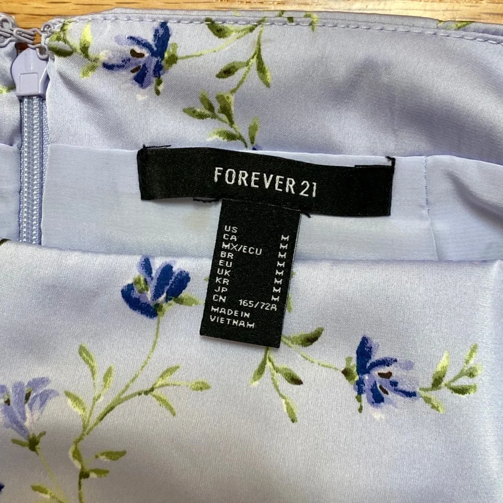 COPY - 💜 NWT F21 Lavender Floral Ruched Satin Mini M